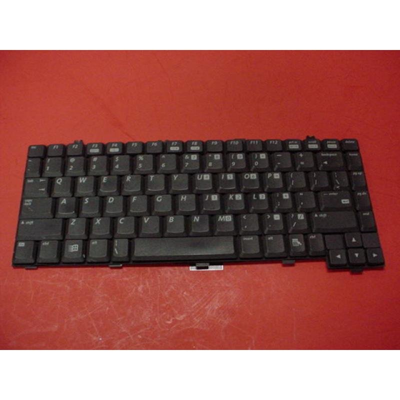 Compaq PP2100 Keyboard K001746A1 PN: 233740-001